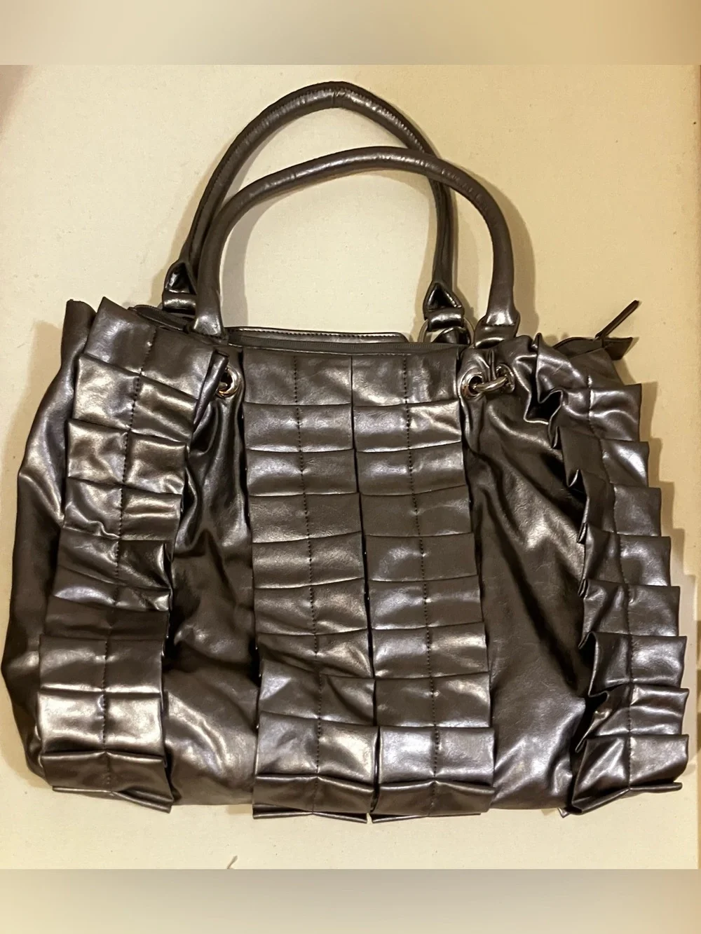 Metallic Gray Ruffled Women's Handbag - Picture 2 of 10